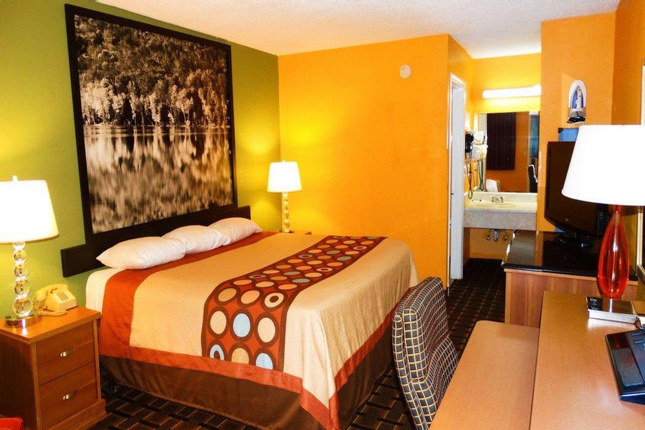 Americas Best Value Inn Darien Bagian luar foto