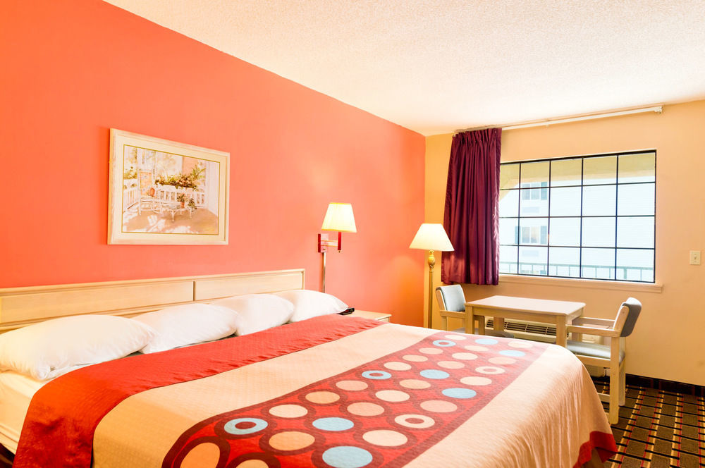 Americas Best Value Inn Darien Bagian luar foto