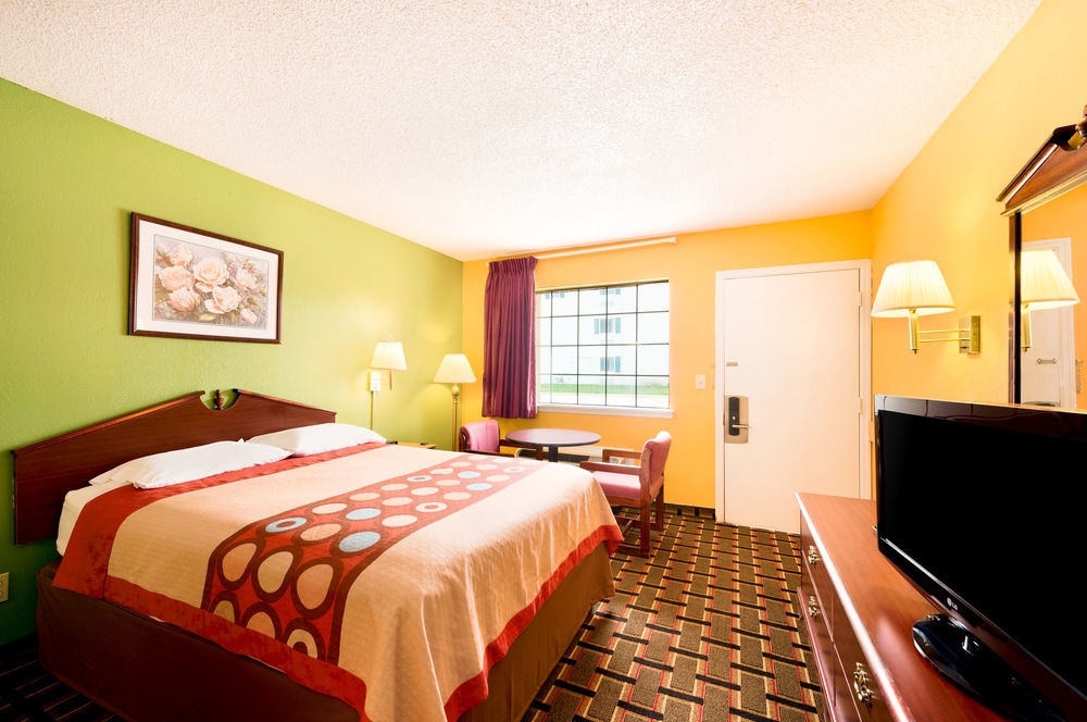 Americas Best Value Inn Darien Bagian luar foto