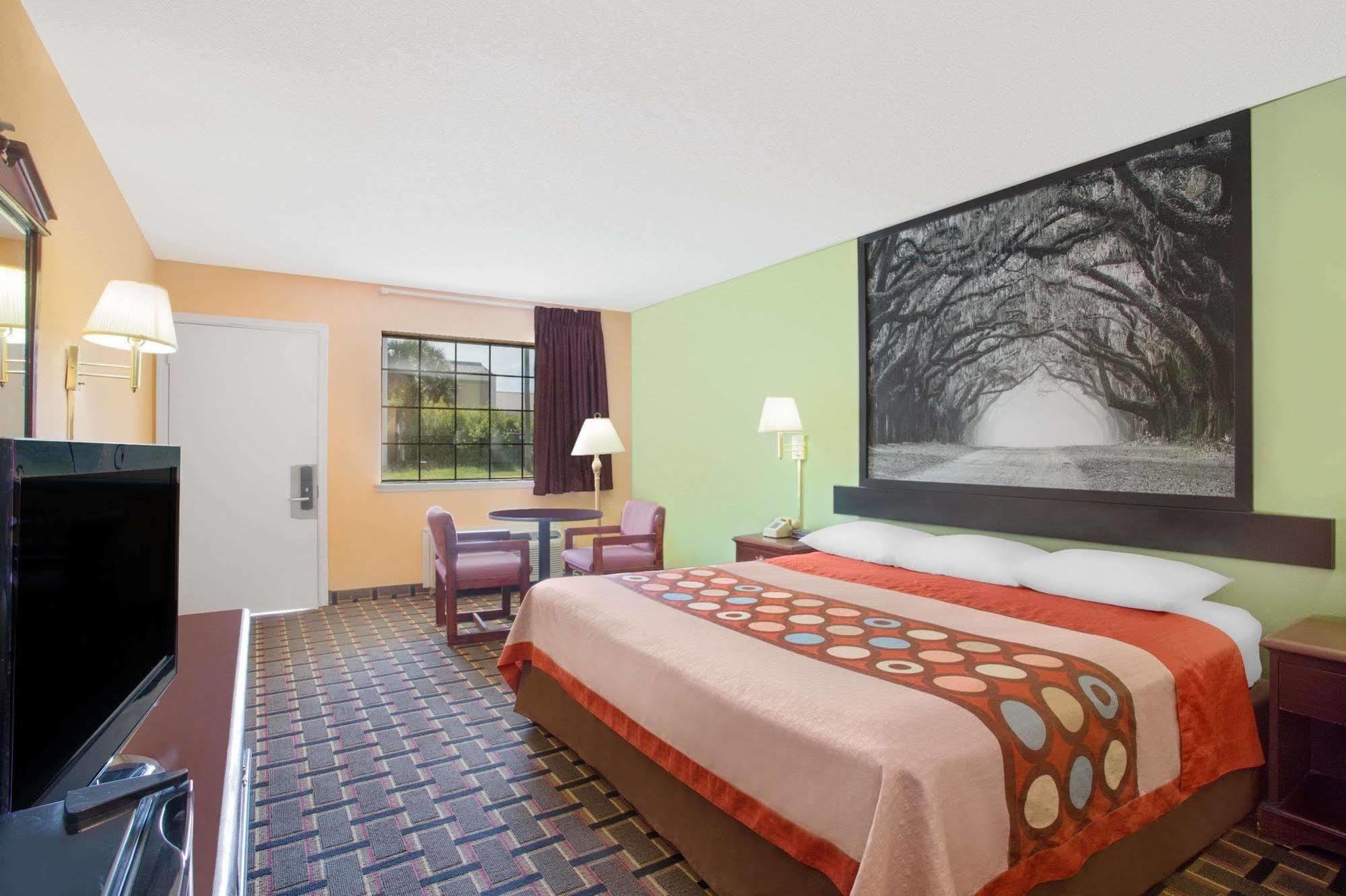 Americas Best Value Inn Darien Bagian luar foto