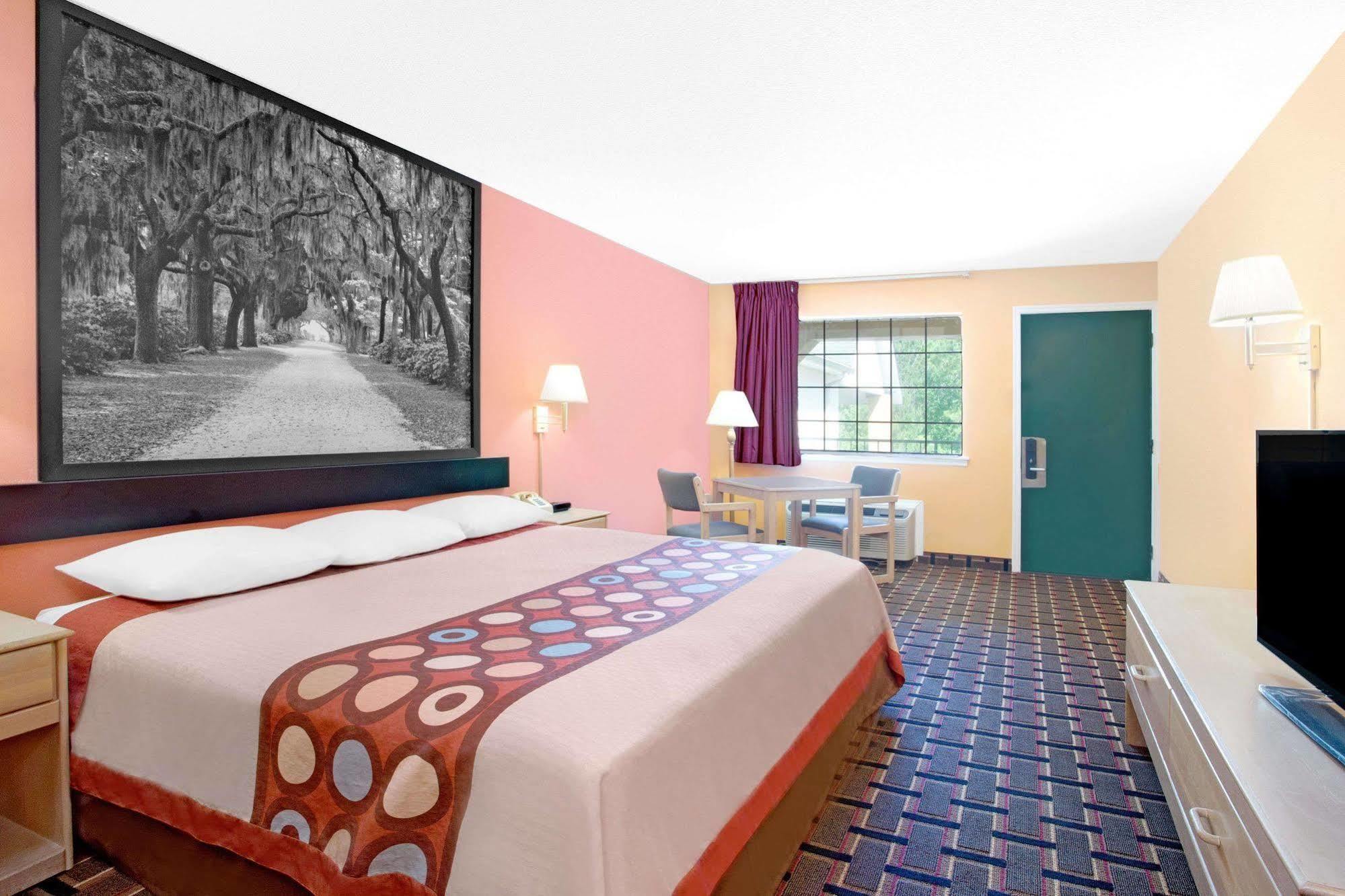 Americas Best Value Inn Darien Bagian luar foto