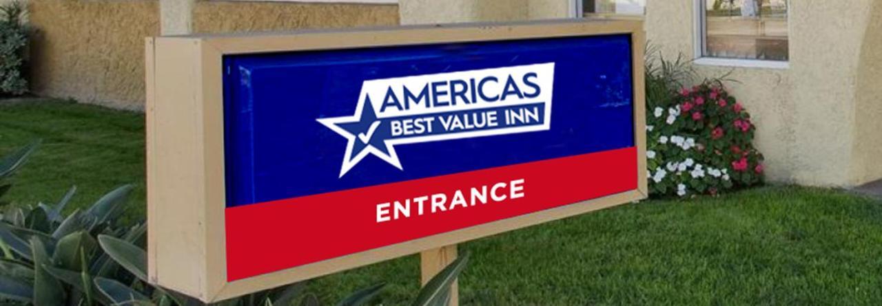 Americas Best Value Inn Darien Bagian luar foto