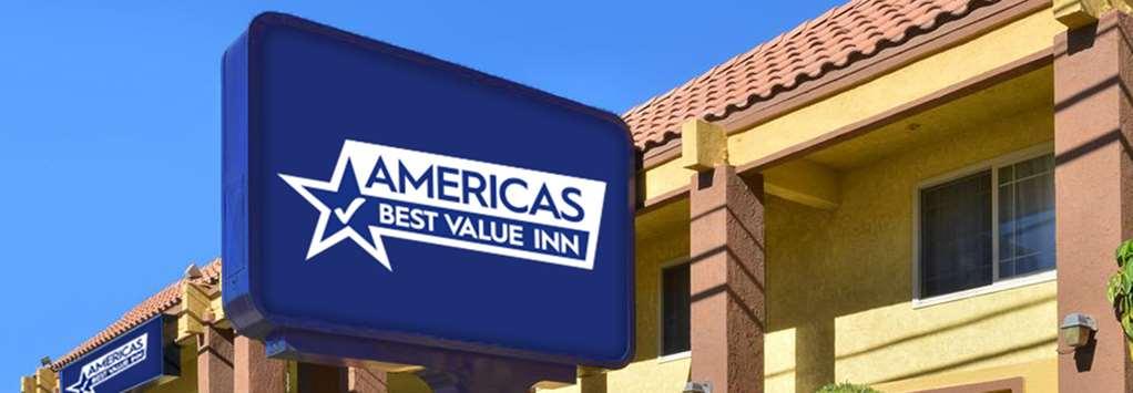Americas Best Value Inn Darien Bagian luar foto